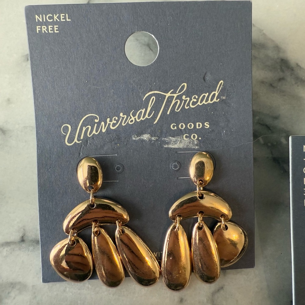 Universal Thread Earrings Bundle - 3 Pairs - Picture 2 of 5